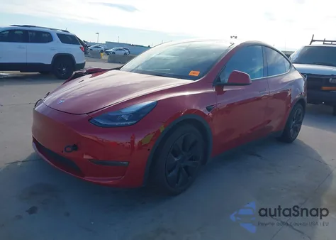 2022 Tesla Model Y Performance Dual Motor All-Wheel Drive z USA, uszkodzony, nr VIN 7SAYGDEF6NF466420